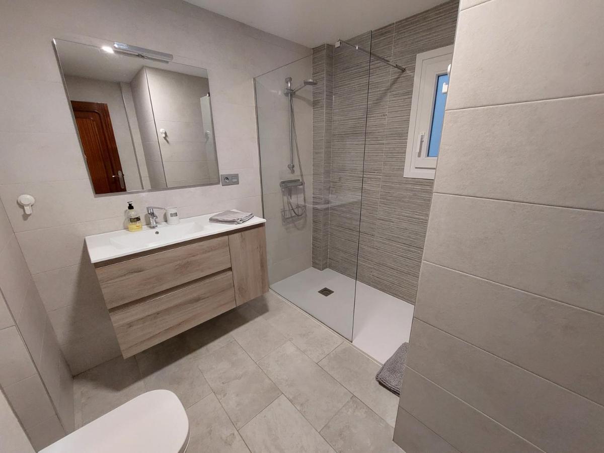 Piso Sencillo Y Acogedor Con Parking Gratuito Apartment Baranain Exterior photo
