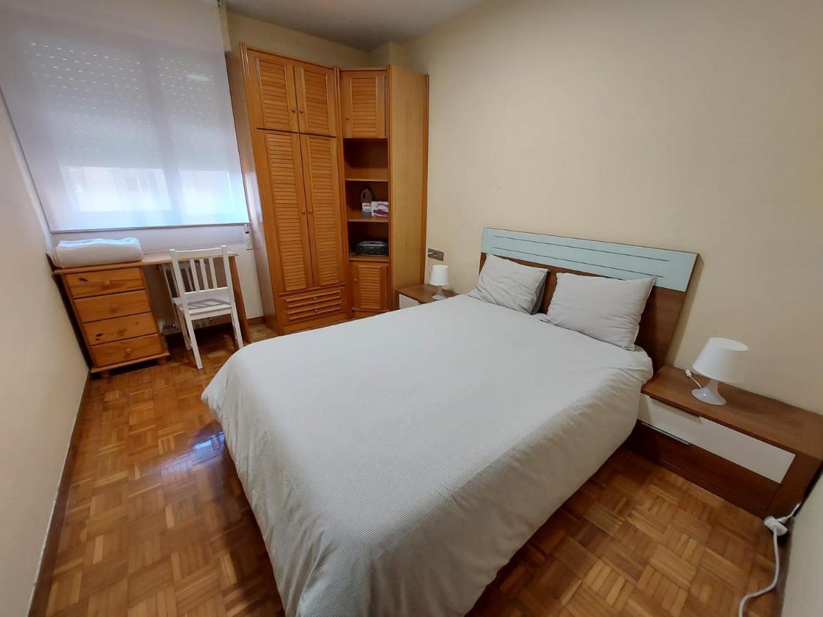 Piso Sencillo Y Acogedor Con Parking Gratuito Apartment Baranain Exterior photo